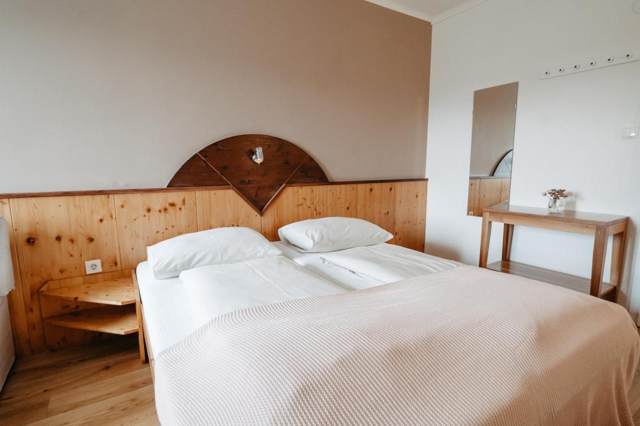 Hotel - Restaurant Soleo Krumpendorf Εξωτερικό φωτογραφία